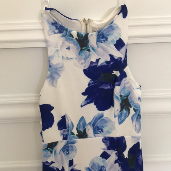 Dress - Picture 2 of 6